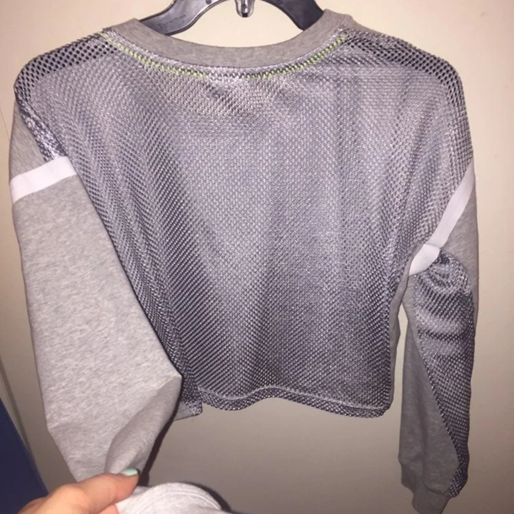 Nike sweatshirt top - Picture 7 of 7